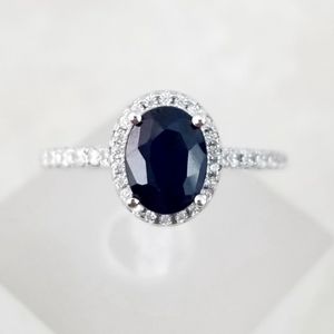 Women’s Sterling 1.5ct Natural Oval Sapphire Ring size 9.5